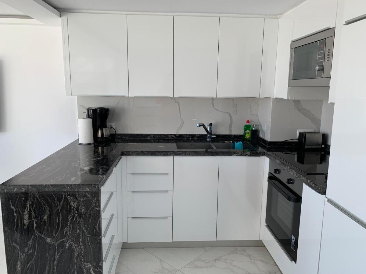 Skol 927A - Beachfront Central Luxury Penthouse มาร์เบยา ภายนอก รูปภาพ