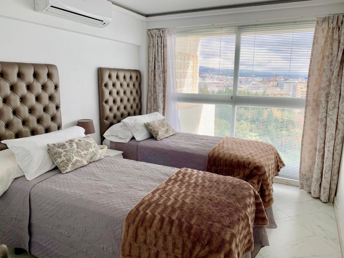 Skol 927A - Beachfront Central Luxury Penthouse มาร์เบยา ภายนอก รูปภาพ