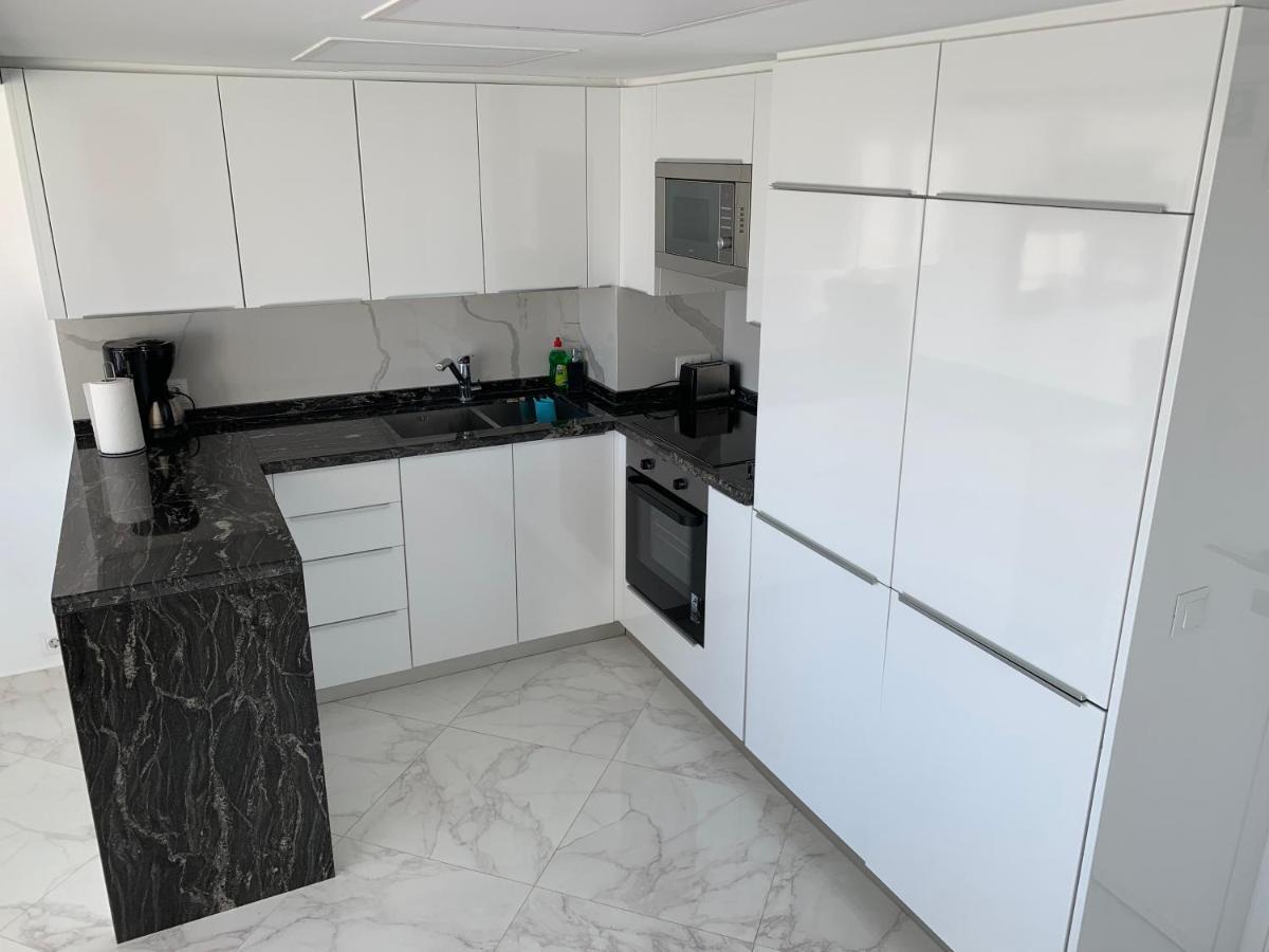 Skol 927A - Beachfront Central Luxury Penthouse มาร์เบยา ภายนอก รูปภาพ