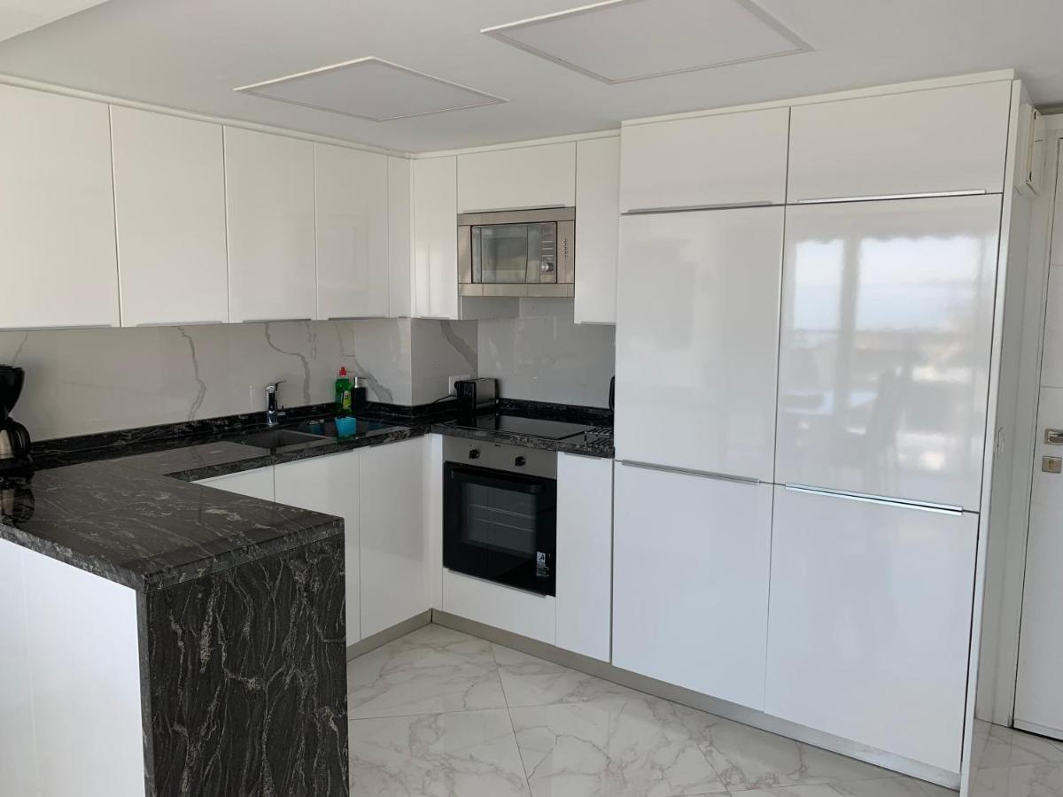 Skol 927A - Beachfront Central Luxury Penthouse มาร์เบยา ภายนอก รูปภาพ